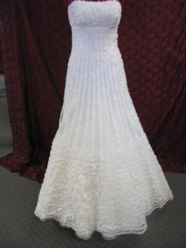 Pronovias Nartina** Tiered unclassified dresses