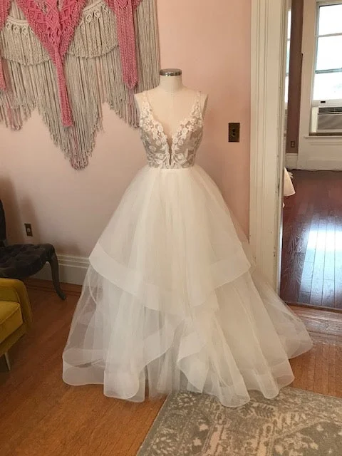 Hayley Paige Iris Long unclassified dresses